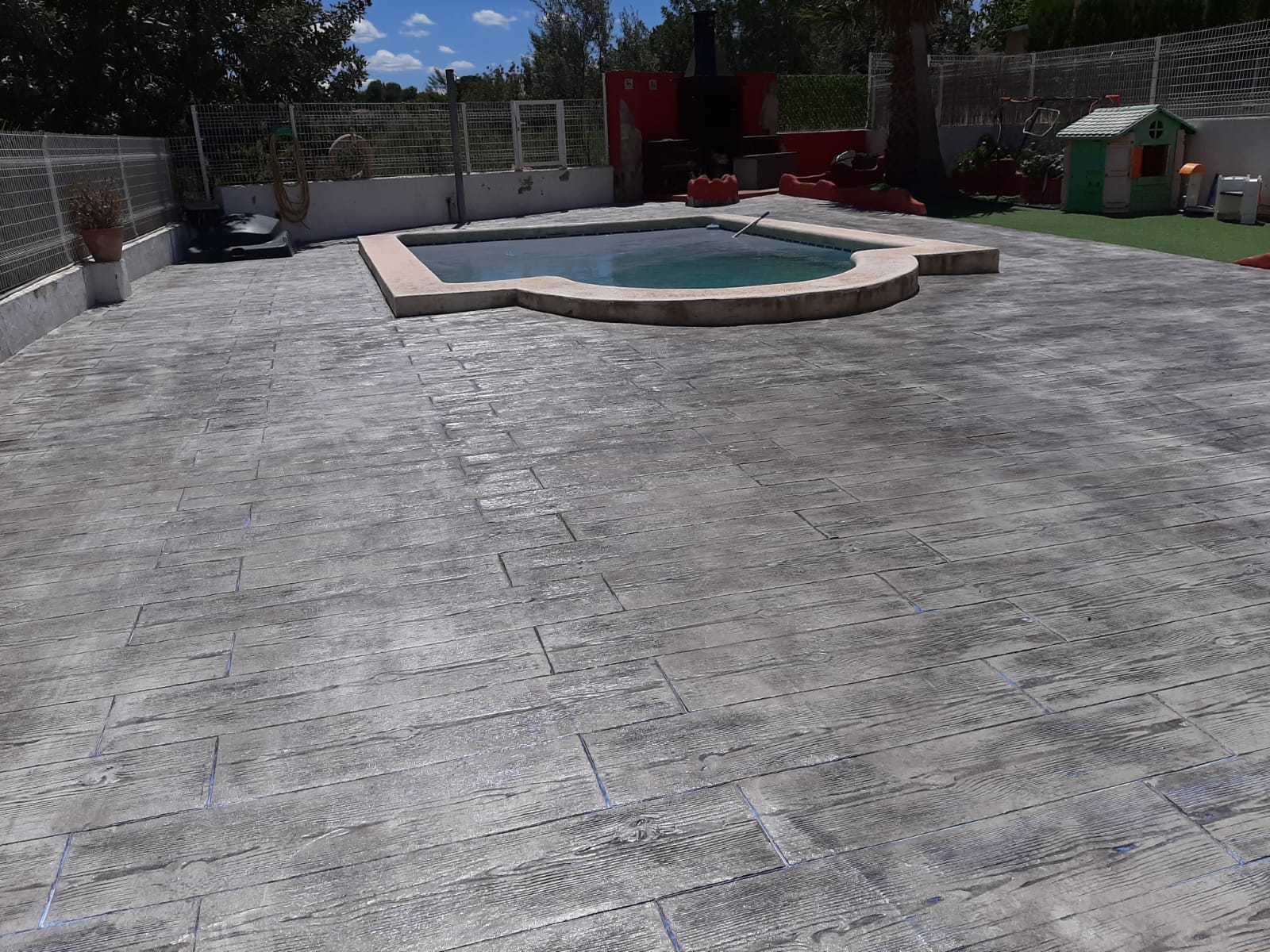Trabajo de hormigón decorativo realizado por Hormiklass