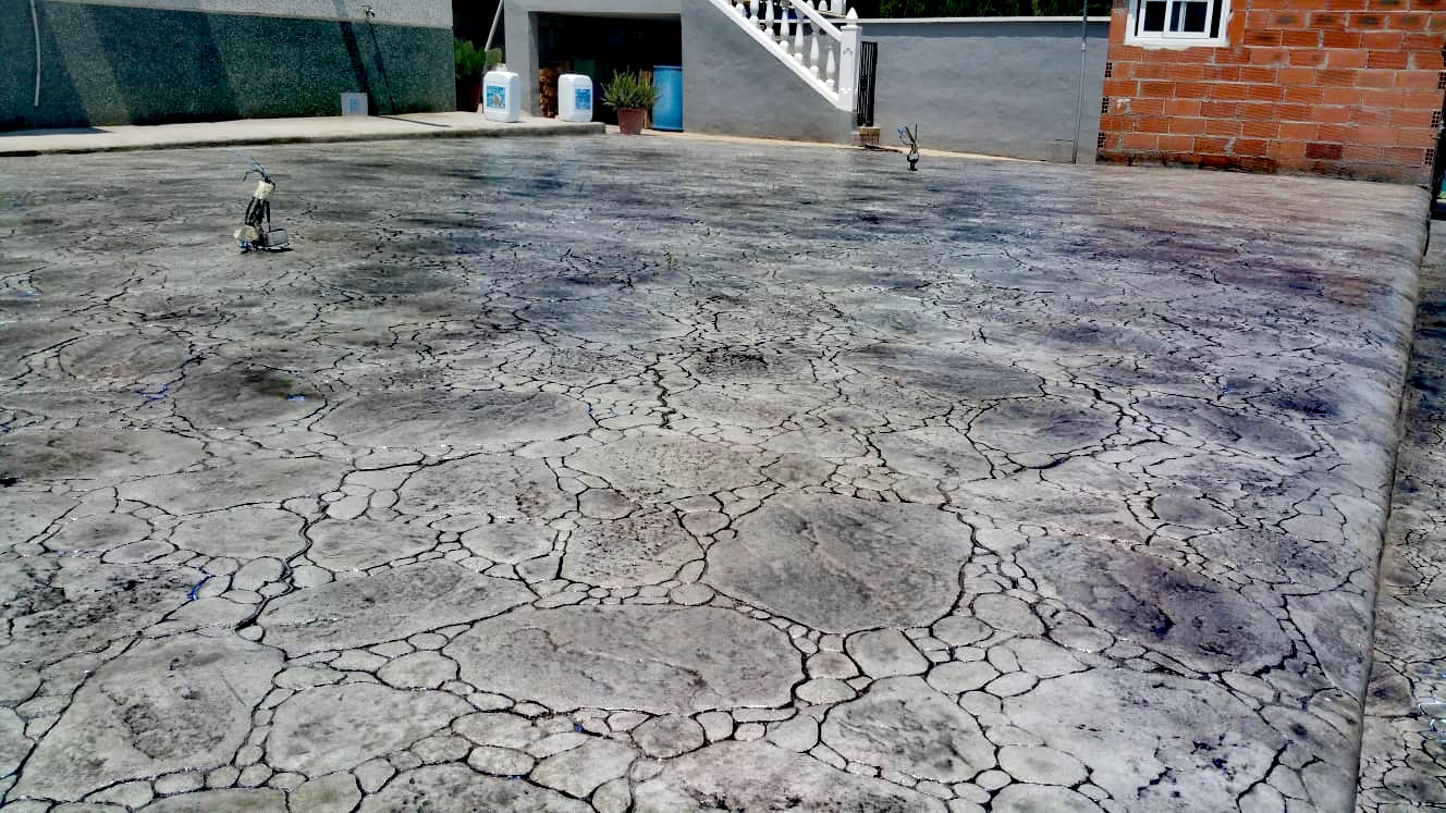 Trabajo de hormigón decorativo realizado por Hormiklass