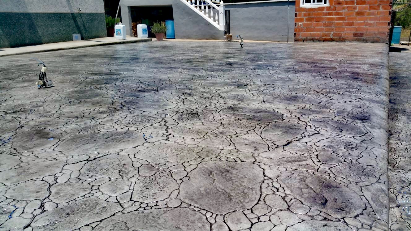 Trabajo de hormigón decorativo realizado por Hormiklass
